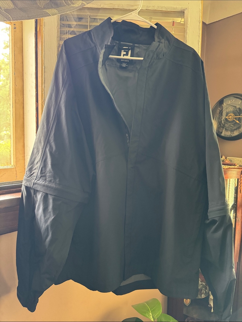 FootjoyMen's Lightweight Black water proof Windbreaker Jacket